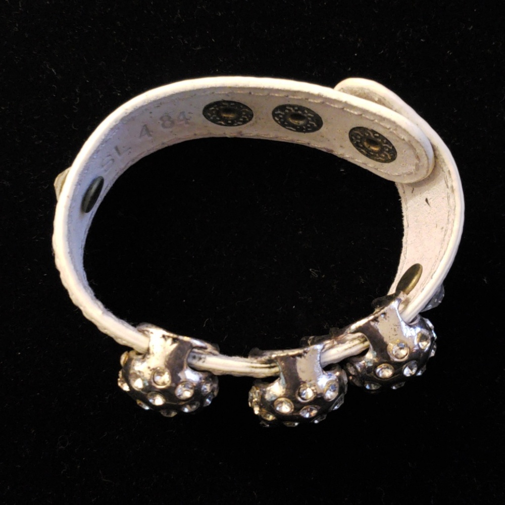 🌟White Leather Skull Snap Bracelet
